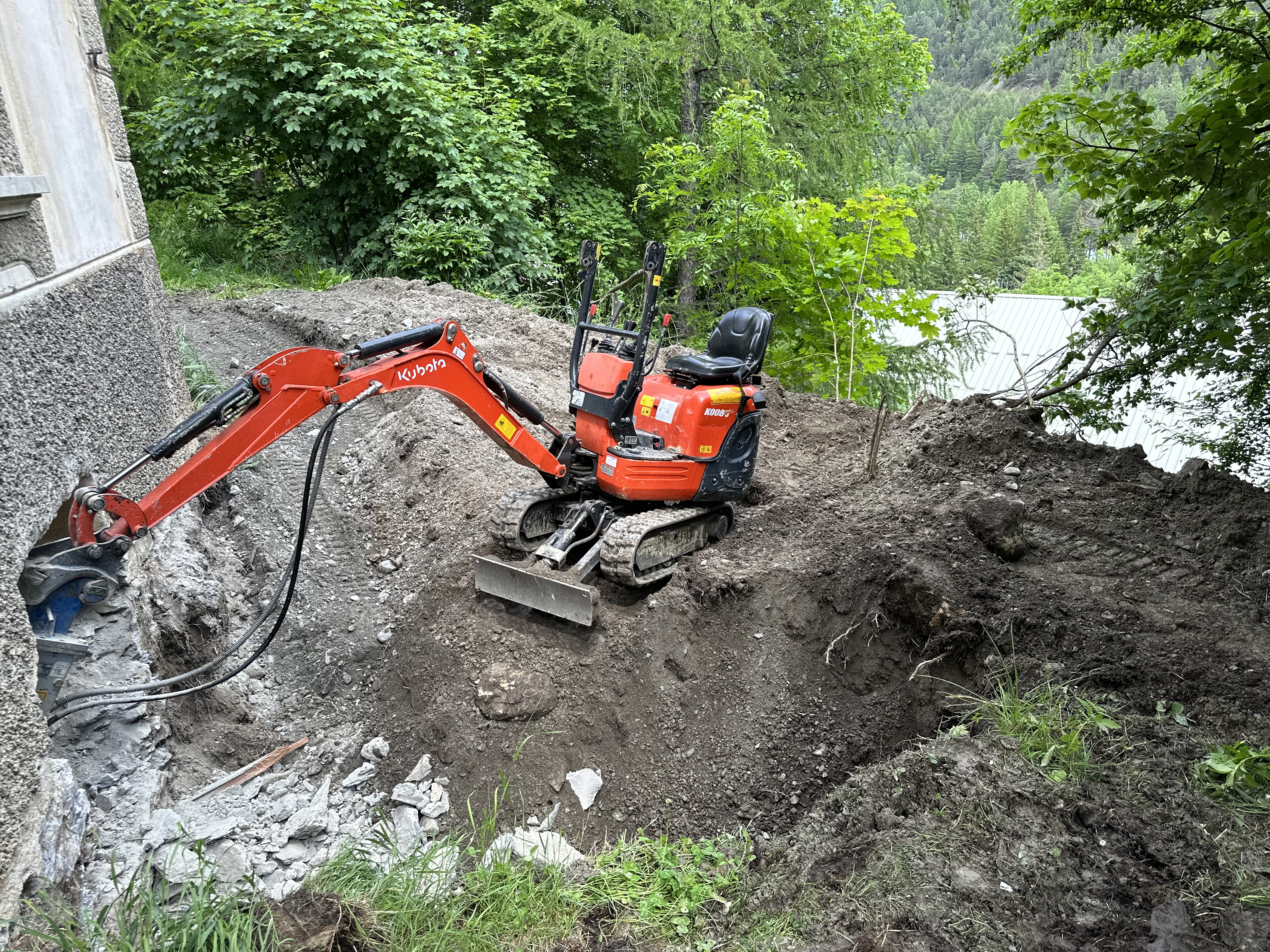 Mini pelle Kubota terrassement SCB